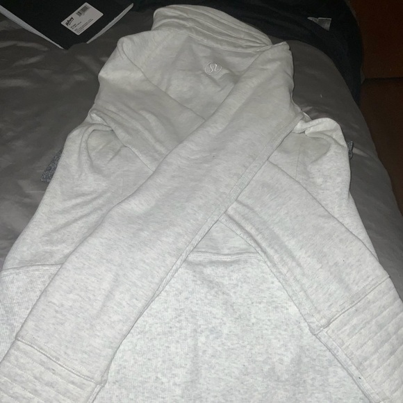 Lululemon Sweater - Picture 3 of 4